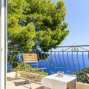 Apartment Sea View Between And Monaco - 1, Villefranche-sur-Mer