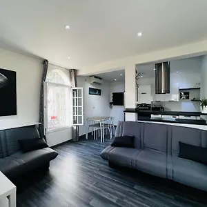 Appartement Charmant Deux Pieces Au Calme, Mougins